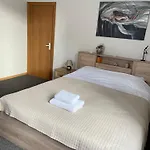 Studija Mona *