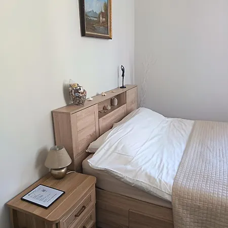 Hostel Studija Mona *