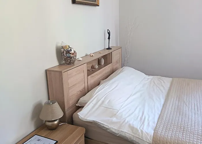 Vandrarhem Studija Mona *